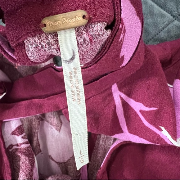 Free People Top Women’s Large Say You Love Me Blouse Floral Boho Keyhole BB - Picture 8 of 8